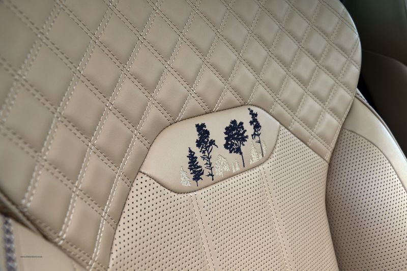 Bentley Bentayga Outdoor Pursuits Collection 3.0 TFSi V6 17.3kWh Hybrid