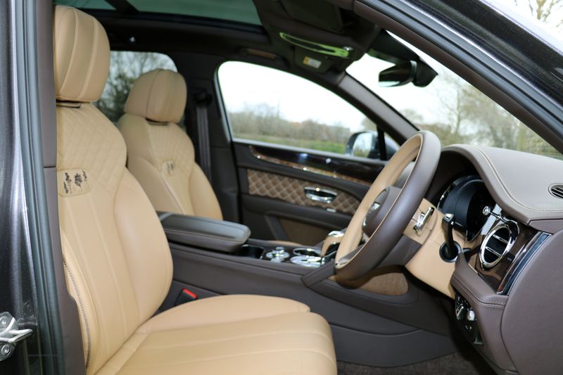 Bentley Bentayga Outdoor Pursuits Collection 3.0 TFSi V6 17.3kWh Hybrid