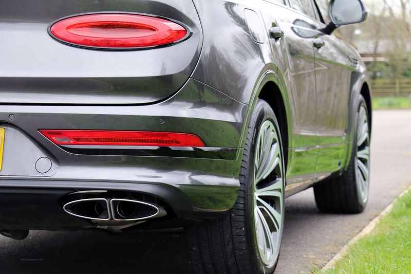 Bentley Bentayga Outdoor Pursuits Collection 3.0 TFSi V6 17.3kWh Hybrid