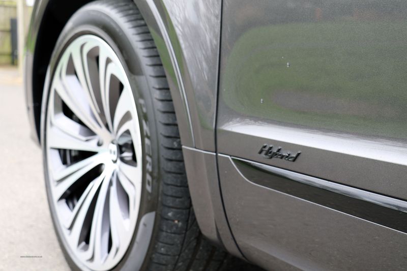 Bentley Bentayga Outdoor Pursuits Collection 3.0 TFSi V6 17.3kWh Hybrid