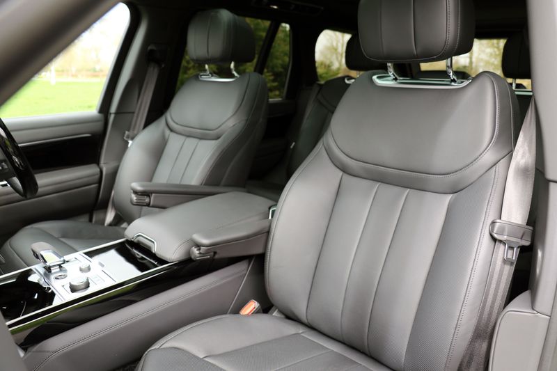 Range Rover 4.4 P530 V8 Autoboigraphy