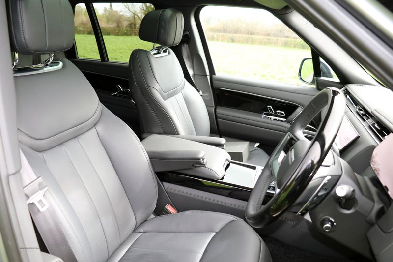 Range Rover 4.4 P530 V8 Autoboigraphy