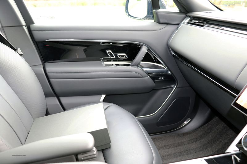 Range Rover 4.4 P530 V8 Autoboigraphy