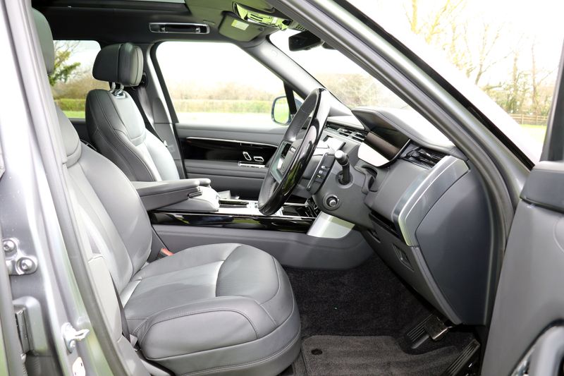 Range Rover 4.4 P530 V8 Autoboigraphy