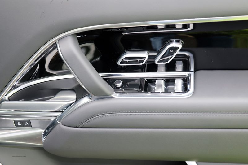 Range Rover 4.4 P530 V8 Autoboigraphy