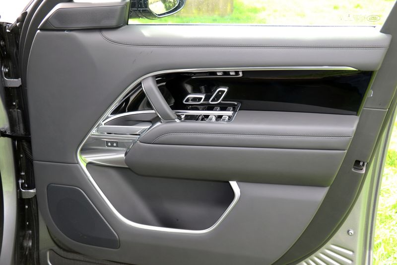 Range Rover 4.4 P530 V8 Autoboigraphy