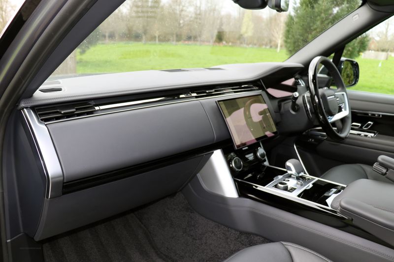 Range Rover 4.4 P530 V8 Autoboigraphy