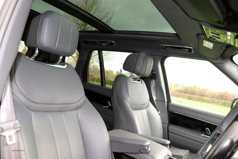 Range Rover 4.4 P530 V8 Autoboigraphy