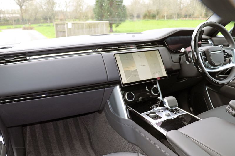 Range Rover 4.4 P530 V8 Autoboigraphy