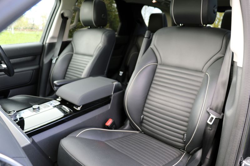 Landrover Discovery 3.0 SDV6 HSE