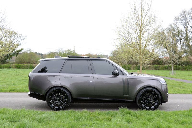 Range Rover 4.4 P530 V8 First Edition