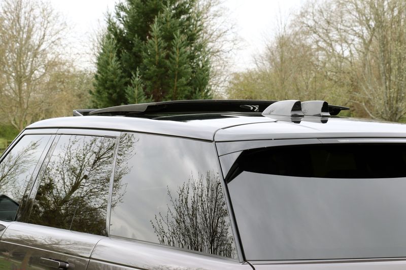 Range Rover 4.4 P530 V8 First Edition