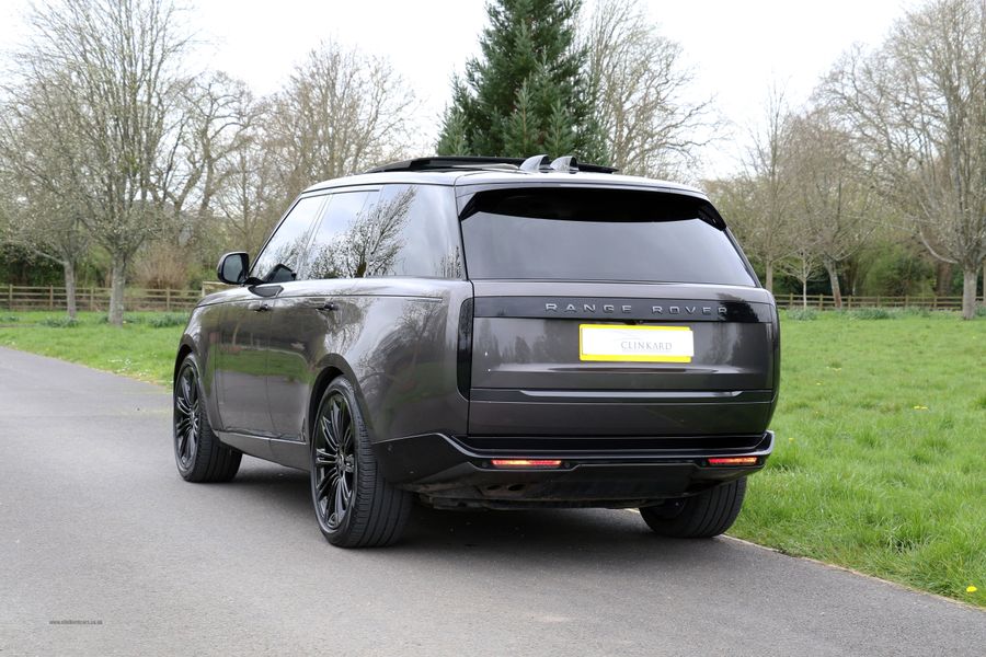 Range Rover 4.4 P530 V8 First Edition