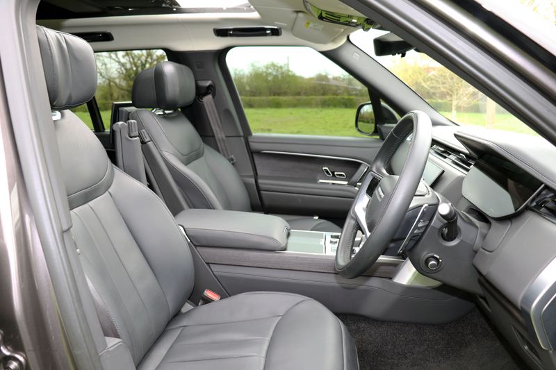 Range Rover 4.4 P530 V8 First Edition