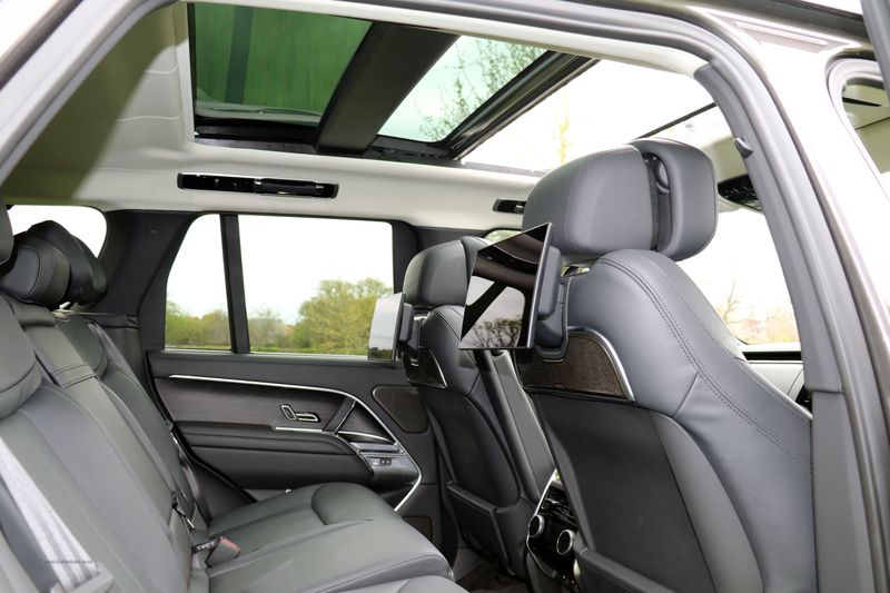 Range Rover 4.4 P530 V8 First Edition