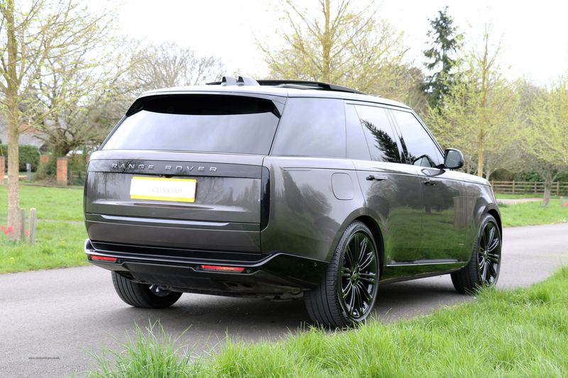 Range Rover 4.4 P530 V8 First Edition