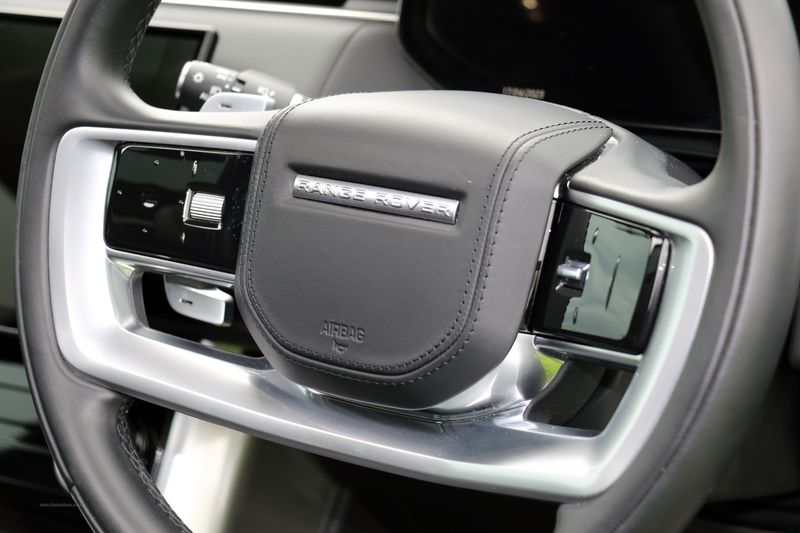 Range Rover 4.4 P530 V8 First Edition