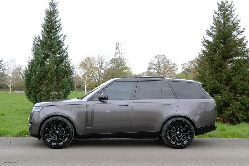 Range Rover 4.4 P530 V8 First Edition