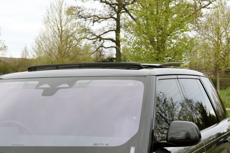 Range Rover 4.4 P530 V8 First Edition