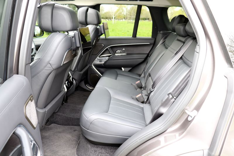 Range Rover 4.4 P530 V8 First Edition