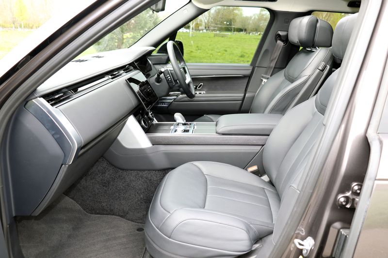 Range Rover 4.4 P530 V8 First Edition