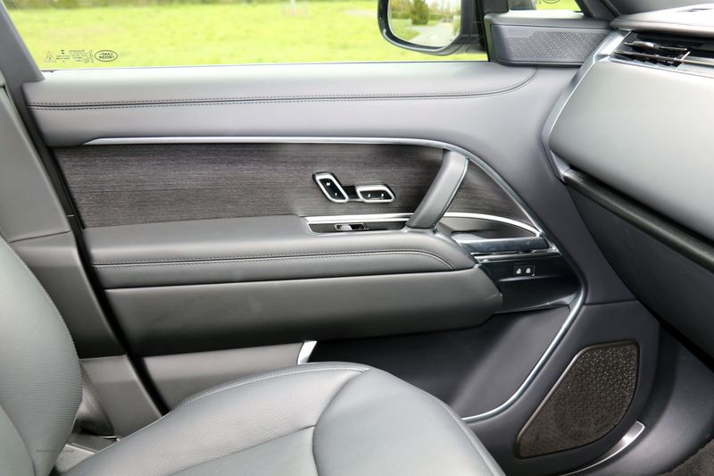 Range Rover 4.4 P530 V8 First Edition