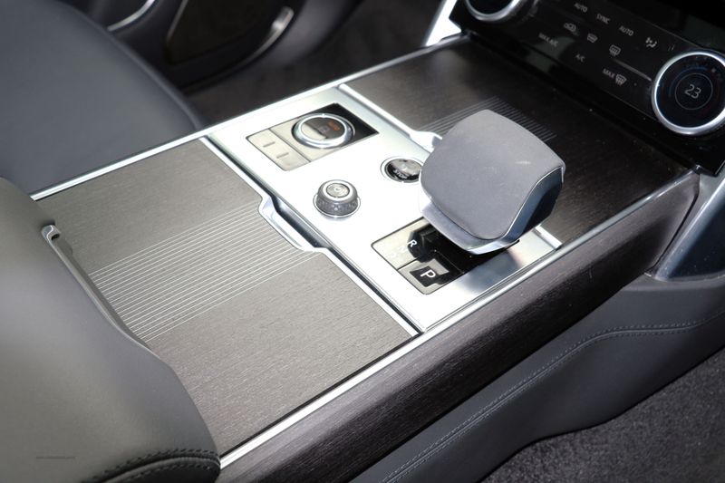 Range Rover 4.4 P530 V8 First Edition