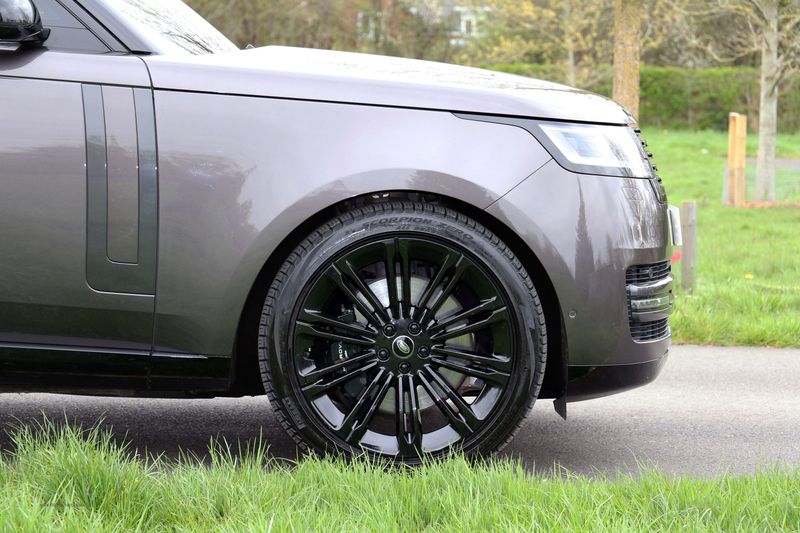 Range Rover 4.4 P530 V8 First Edition