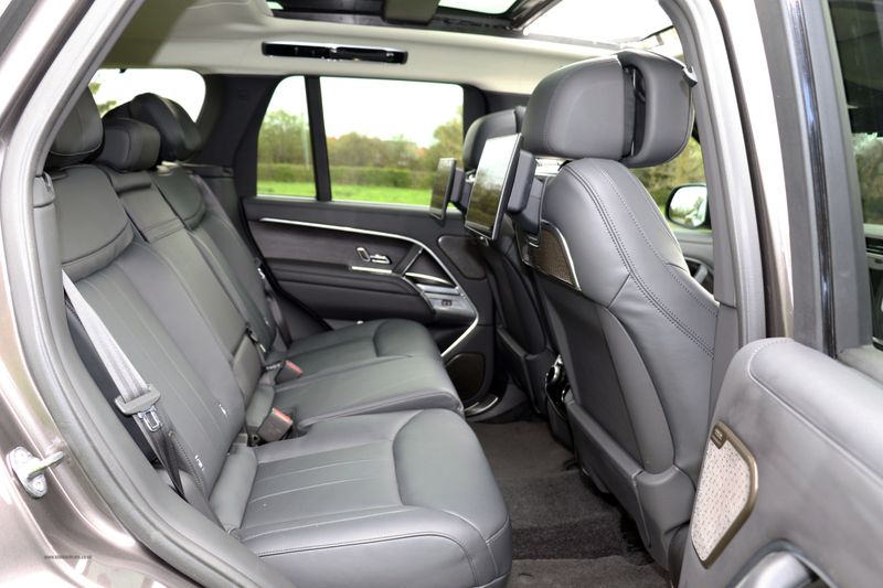 Range Rover 4.4 P530 V8 First Edition