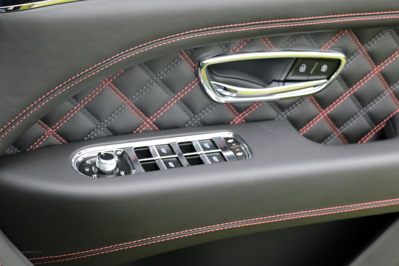 Bentley Bentayga V8 First Edition