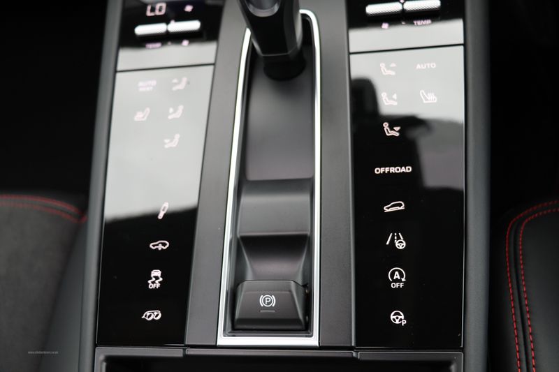 Porsche Macan GTS PDK VAT Qualifying