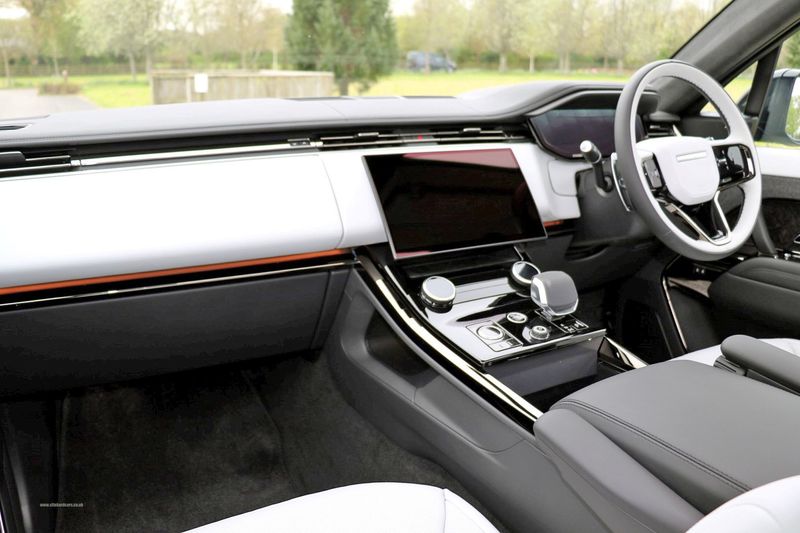 Range Rover Sport D350 First Edition