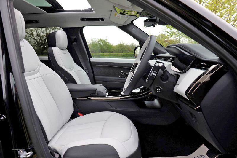 Range Rover Sport D350 First Edition