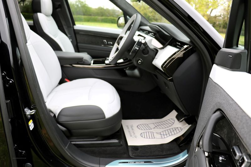 Range Rover Sport D350 First Edition