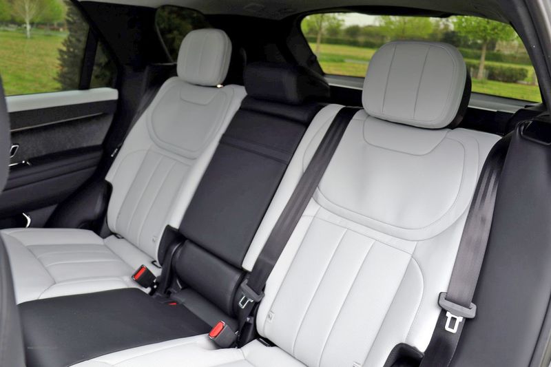 Range Rover Sport D350 First Edition