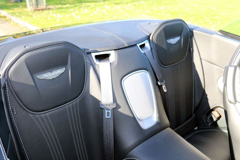 Aston Martin DB11 V8 Volante