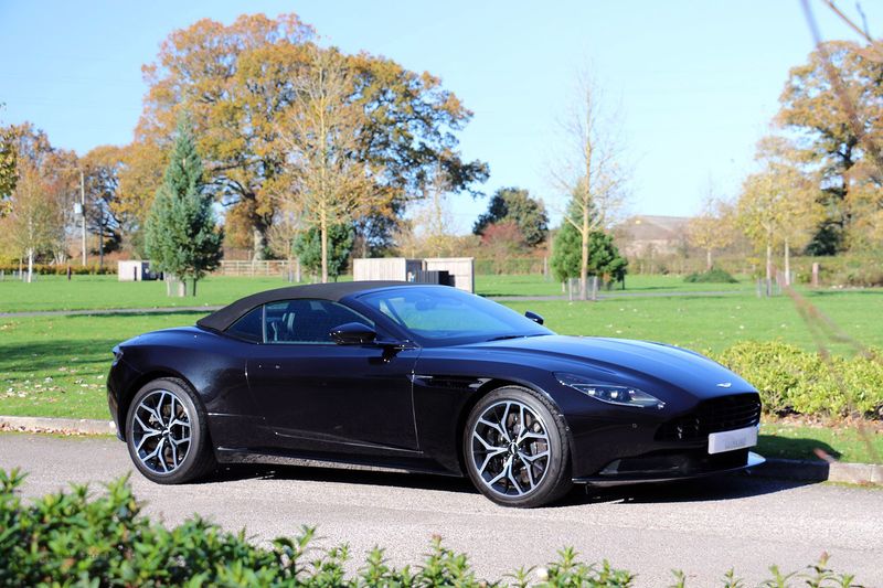 Aston Martin DB11 V8 Volante
