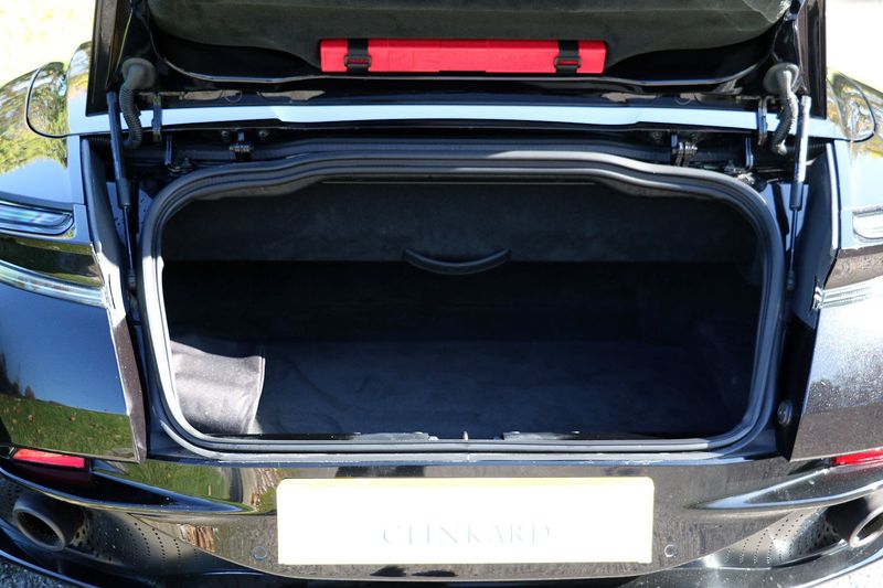 Aston Martin DB11 V8 Volante