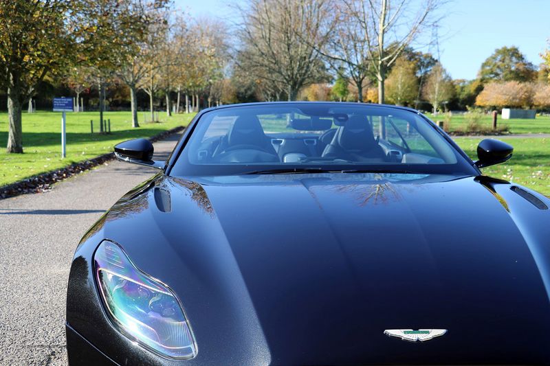 Aston Martin DB11 V8 Volante