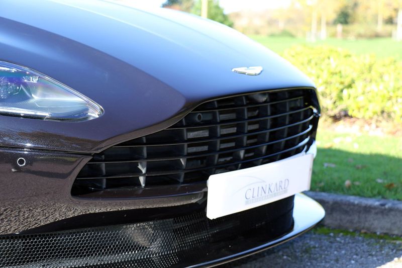 Aston Martin DB11 V8 Volante