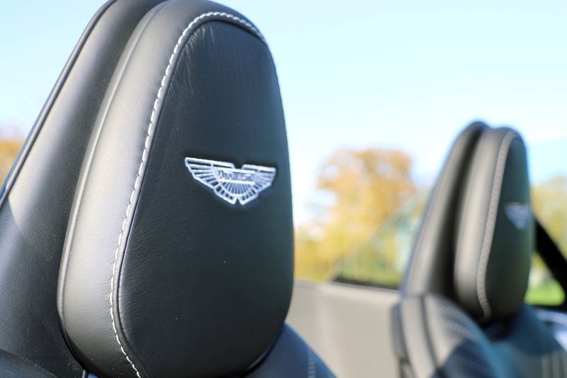 Aston Martin DB11 V8 Volante