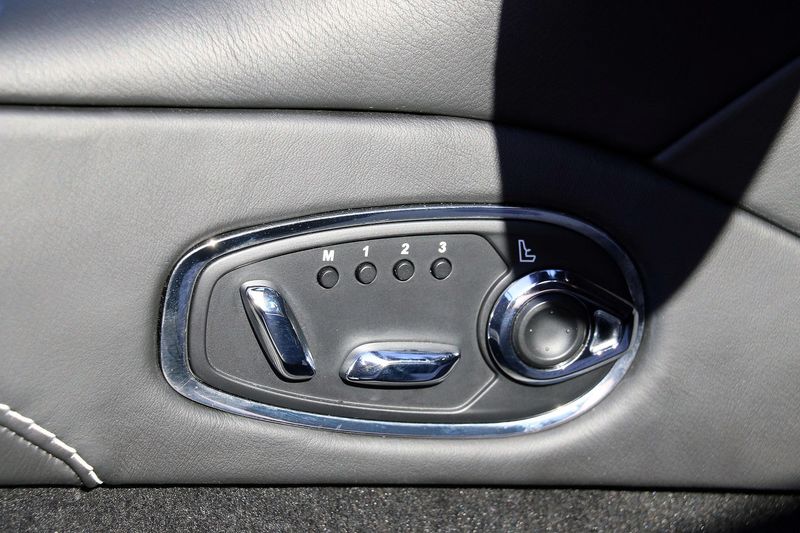 Aston Martin DB11 V8 Volante