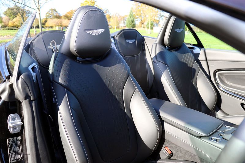 Aston Martin DB11 V8 Volante