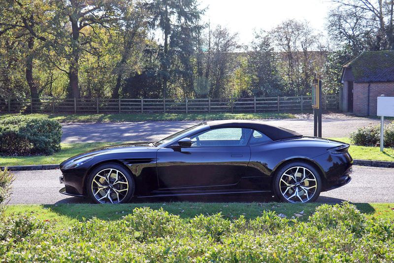 Aston Martin DB11 V8 Volante