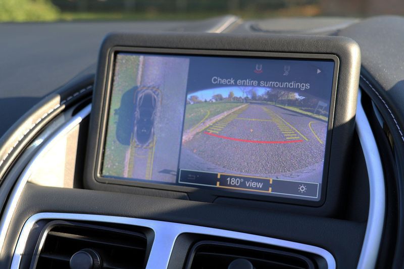 Aston Martin DB11 V8 Volante