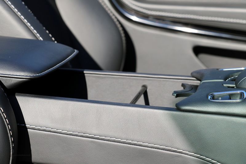 Aston Martin DB11 V8 Volante