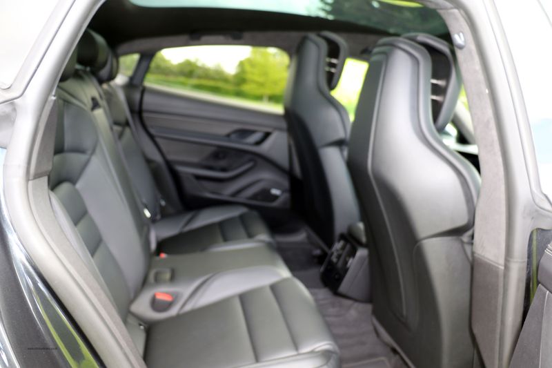 Porsche Taycan Turbo Performance Plus 93.4Kwh