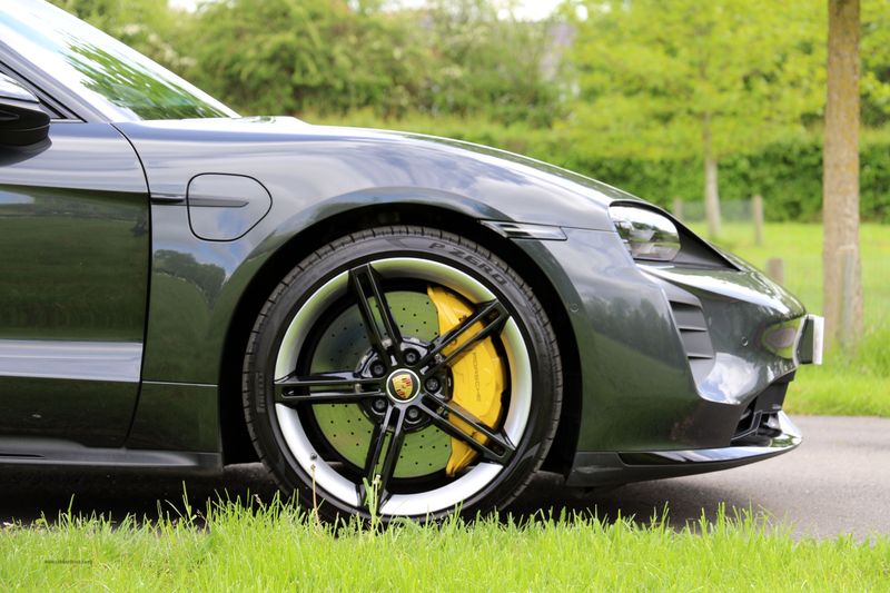 Porsche Taycan Turbo Performance Plus 93.4Kwh