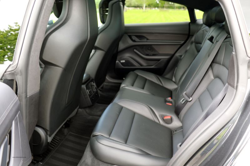 Porsche Taycan Turbo Performance Plus 93.4Kwh