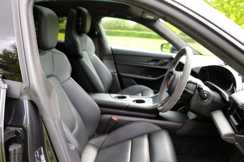 Porsche Taycan Turbo Performance Plus 93.4Kwh